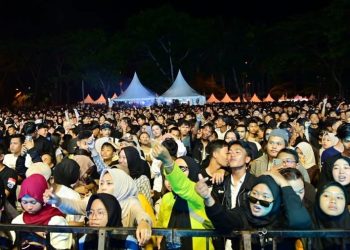 Penutupan Lamsel Fest 2025 Memuncak dengan Konser Spektakuler Silet Open Up, Ribuan Warga Membludak di Lapangan Korpri Kalianda