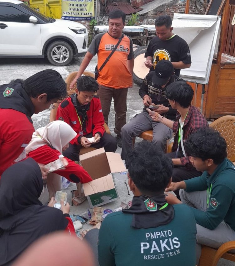 Relawan Watala Lampung Galang Donasi Rp7,32 Juta untuk Korban Banjir Sumatera, Aksi Ini Bikin Salut Netizen