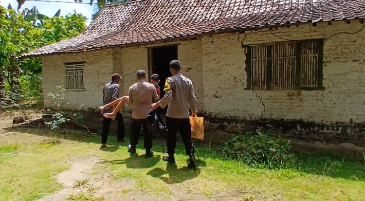 Sunatan Massal di Polsek Candipuro Bikin Haru, Anak Disabilitas Ikut Terlibat dan Warga Puas
