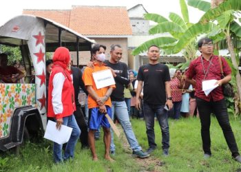 Rekonstruksi Pembunuhan di Pringsewu Bikin Warga Membludak, 17 Adegan Bongkar Kronologi Lengkap Sang Adik Habisi Kakak Ipar