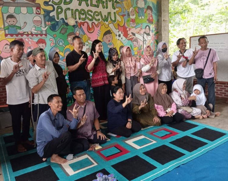 Almira Nabila Fauzi Serap Aspirasi Disabilitas di Pringsewu