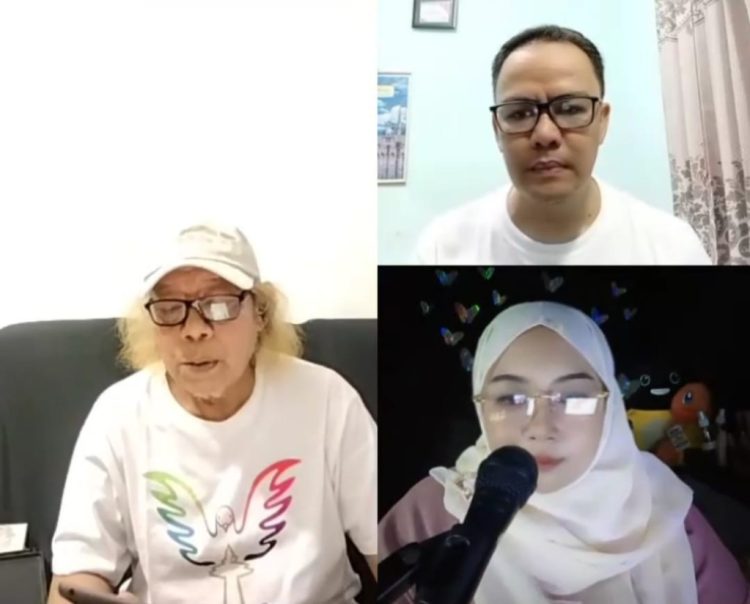 Dua Penyair Satu Komal, Live TikTok Lancar Meski Hujan
