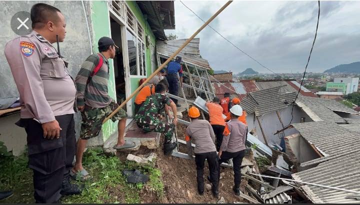 Longsor Bukit Randu Malam Tahun Baru Picu Kekhawatiran