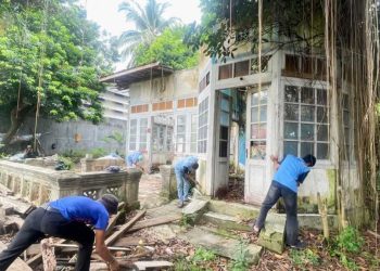 Kondisi Memprihatinkan, Relawan Bersihkan Rumah Daswati dan Dorong Aksi Pemprov Lampung