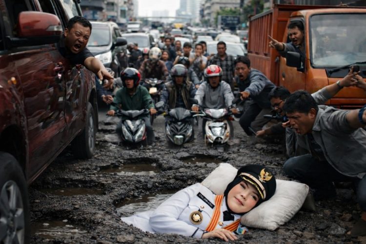 Internet Gratis vs Jalan Berlubang, Warga Bandar Lampung Pertanyakan Skala Prioritas