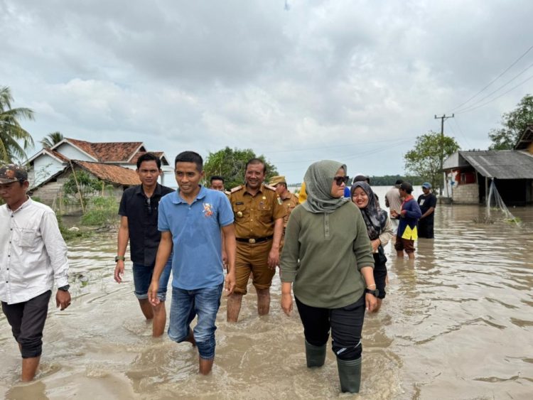 Akses Berbahaya Pelajar di Way Bungur Viral, Pemkab Lamtim Usulkan Jembatan