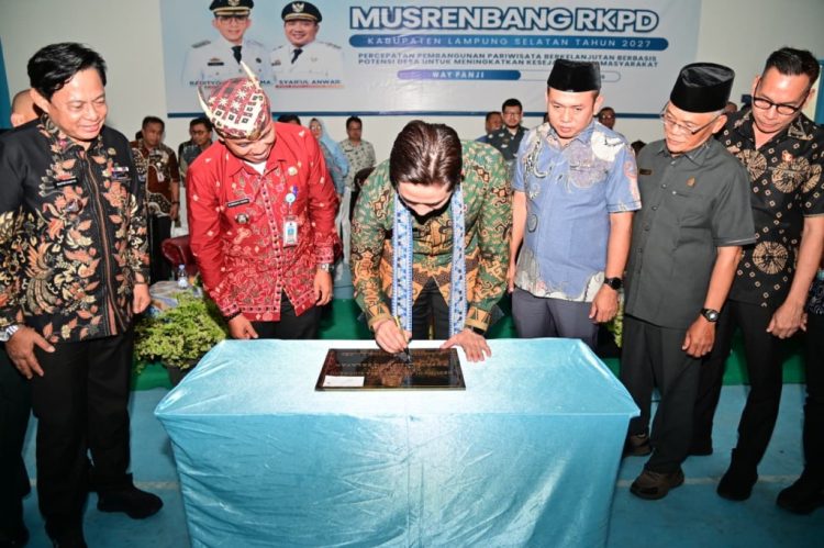 Bupati Egi Tegaskan Desa Sebagai Pusat Aktivitas Ekonomi Produktif Tahun 2027