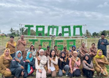 Mahasiswa KKN ITERA Wujudkan Edukasi Lingkungan Lewat Taman TOGA dan Gerakan Ecobrick