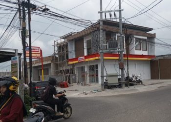 Gerai Ritel Modern di Kawasan Padat, Warga Minta Transparansi Perizinan