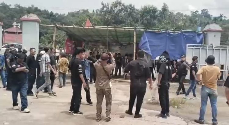 Mediasi Sudah Ditempuh, Aksi Tenda di Depan Pabrik Masih Berlanjut