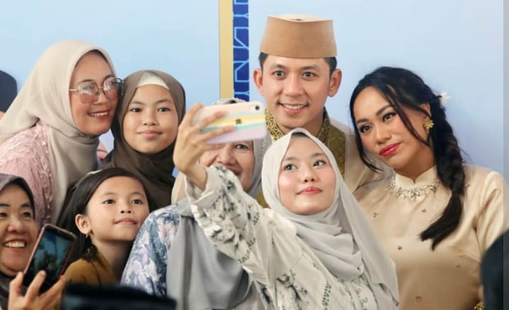 Kedekatan Tanpa Jarak, Bupati Egi Sapa Warga Satu Per Satu di Hari Raya