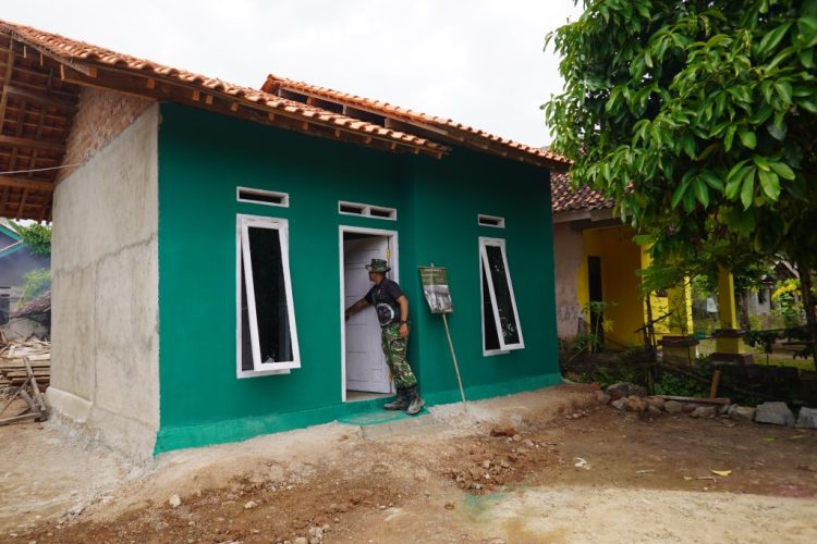 Gotong Royong Satgas TMMD Bangun Hunian Aman bagi Warga Desa Tanjung Rejo