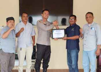 PWI Pringsewu Beri Piagam Penghargaan untuk Kapolres M. Yunnus Saputra