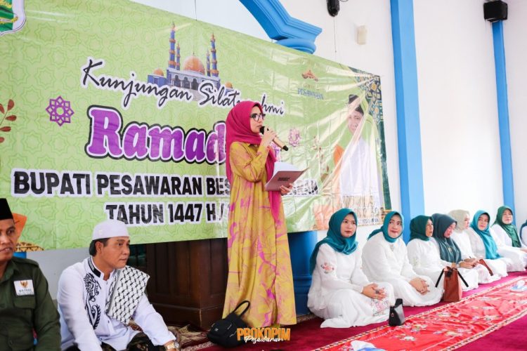 Perdana Safari Ramadan 1447 H, Pemkab Pesawaran Salurkan Bantuan dan Hibah Masjid