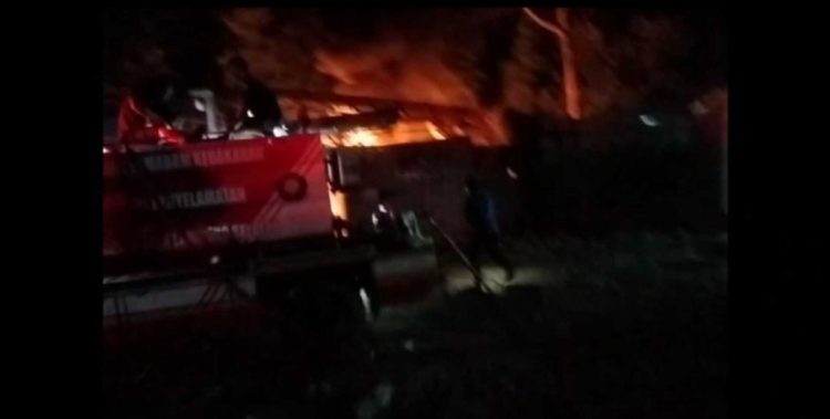 Kebakaran Gudang BBM Ilegal Gegerkan Warga Tanjung Bintang