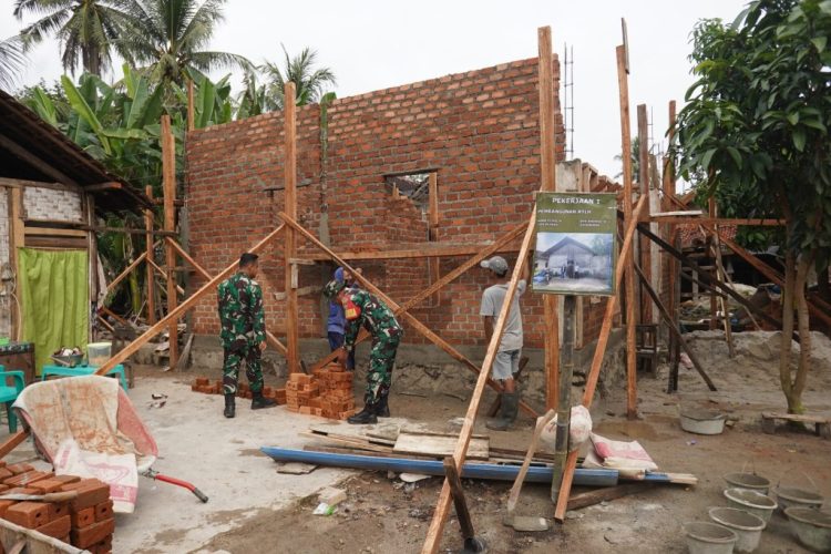 TMMD Kodim 0421 Lampung Selatan Percepat Pembangunan Rumah Warga di Pesawaran