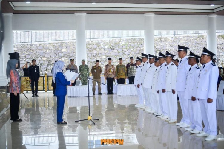 Sembilan Kepala Desa Antar Waktu Resmi Dilantik Bupati Nanda Indira, Pemerintahan Desa Diperkuat