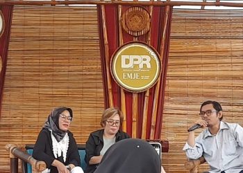 Hari Perempuan Sedunia, Fitri Angraini dan Iin Zakaria Bicara Sastra Feminis