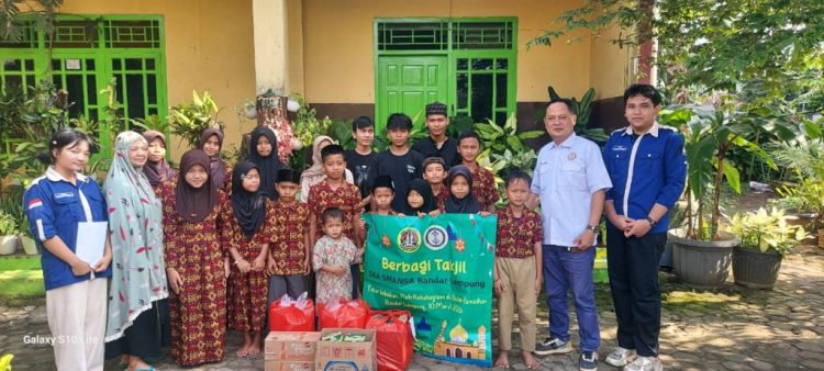 IKA SMANSA Bandar Lampung Kembali Gelar Berbagi Takjil Season 3