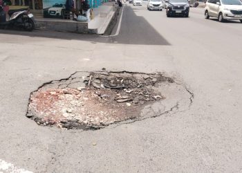 Jalan Berlubang Ancam Keselamatan, Warga Kritik Kebijakan Anggaran Pemkot