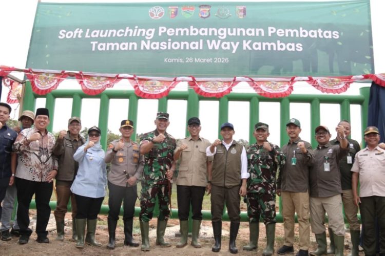 Warga Terdampak Gajah, Bupati Ela Dorong Program Berbasis Manfaat