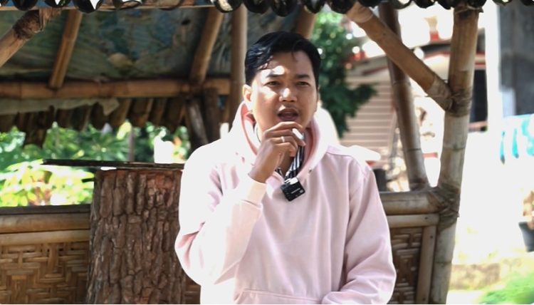 Membongkar Makna “Dengki Elit Politik” Lewat Perspektif Kritik Sastra