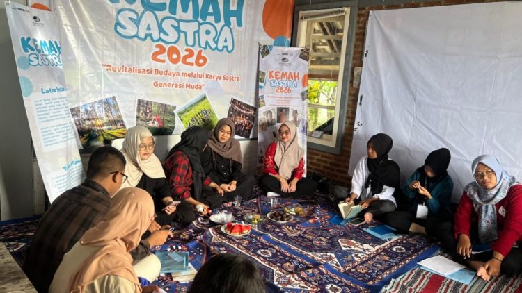 Fitri Angraini Bangga, Kemah Sastra 2026 Diminati Puluhan Peserta