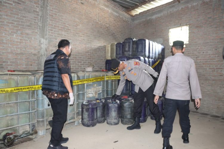 BBM Dicampur Minyak Mentah, Pelaku Raup Rp2,5 Miliar