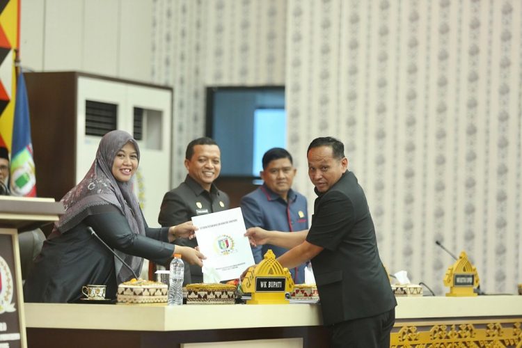 DPRD Pringsewu Bahas Pertanggungjawaban Bupati dalam Paripurna