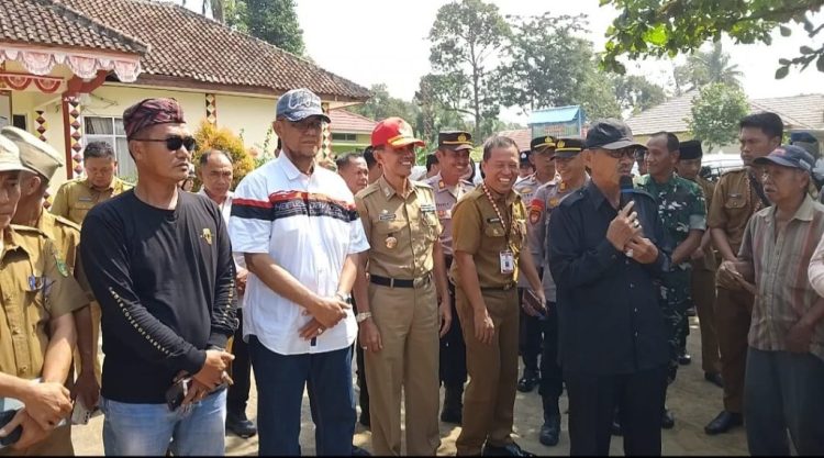 Aksi Ratusan Warga Adat Negara Batin Warnai Protes Pembangunan KDMP Tanggamus