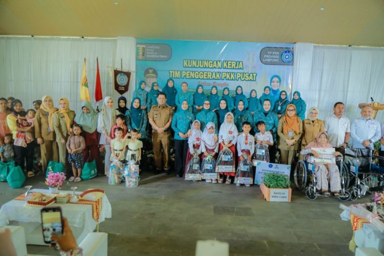 Purnama Wulan Sari Mirza Sambut TP PKK Pusat di PKK Agro Park Lampung Selatan