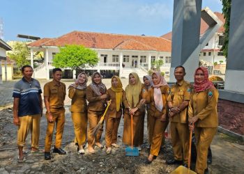 Sekwan Lampung Selatan Pimpin Langsung Kegiatan GERTAK Helau di Lingkungan DPRD