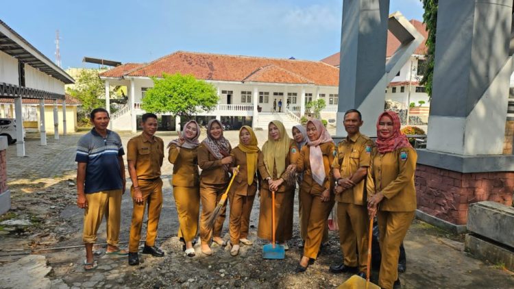 Sekwan Lampung Selatan Pimpin Langsung Kegiatan GERTAK Helau di Lingkungan DPRD