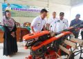 Petani Pringsewu Terima Bantuan Traktor dari Kementan RI