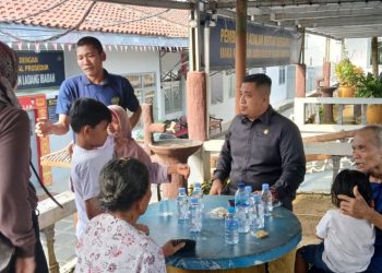 Potret Kemiskinan di Balik Jeruji, Mujiran Menangis Peluk Keluarga