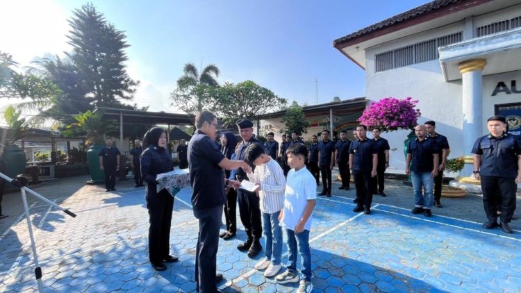 Wujud Kepedulian Pendidikan, Lapas Kalianda Apresiasi Anak Pegawai Berprestasi
