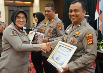 Kombes Pol Yuni Iswandari Yuyun Serahkan Penghargaan Kehumasan Terbaik, Siapa Jawaranya?