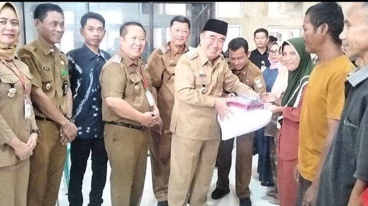 Pemkab Tanggamus dan Kemensos Salurkan Bantuan Sosial untuk Anak, Lansia, dan Penyandang Disabilitas