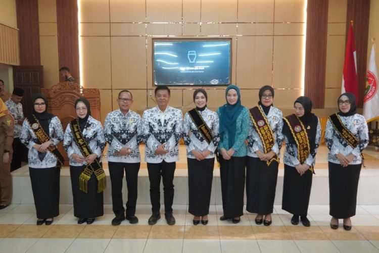 Lantik Lima Ibunda Guru Kabupaten, Batin Wulan Tekankan Pentingnya Literasi dan Karakter Generasi Muda