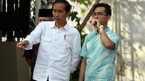 Meski Bukan Presiden Lagi, Jokowi Dinilai Masih Menang dalam Pertarungan Opini Publik