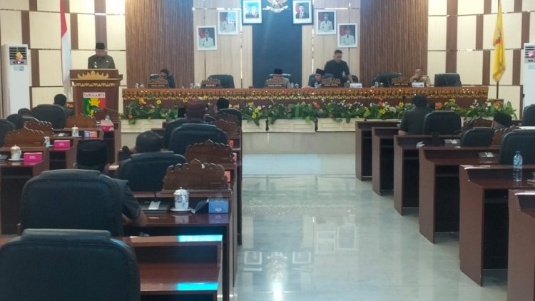 Pendapatan Daerah Tembus Rp1,64 Triliun, Bupati Tanggamus Sampaikan Ranperda APBD 2025
