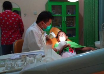 Kapan Gigi Berlubang Harus Dicabut? Simak Penjelasan Lengkap dari drg. Aryudhi Armis