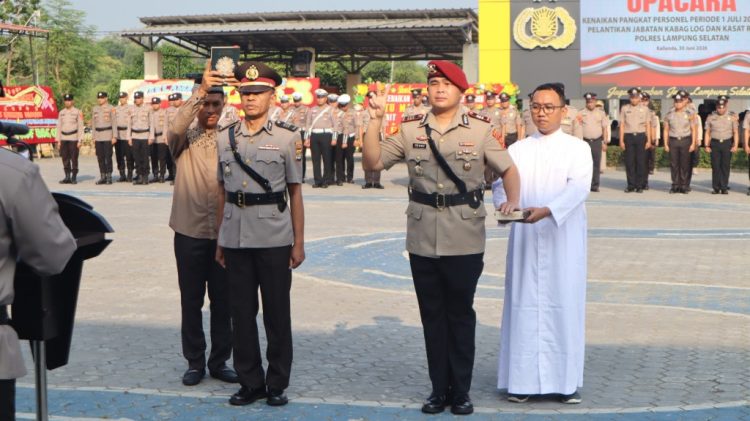 52 Personel Polres Lampung Selatan Naik Pangkat, AKBP Toni Kasmiri: Ini Bentuk Penghargaan Institusi