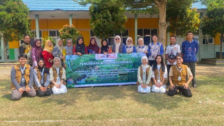 Mahasiswa KKN dan Dosen Itera Dampingi Guru SD Kembangkan Soal HOTS Berbasis Ekonomi Lokal