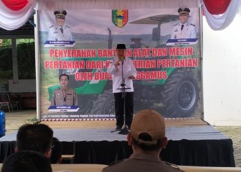 Dukung Swasembada Pangan, Bupati Tanggamus Salurkan Bantuan Alsintan dari Kementan