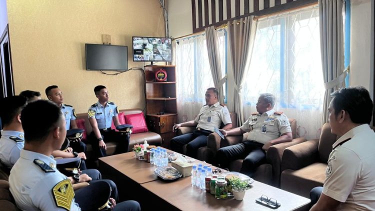 Kunjungi Lapas Kalianda, Direktur Poltekimipas Tekankan Profesionalisme Taruna Magang