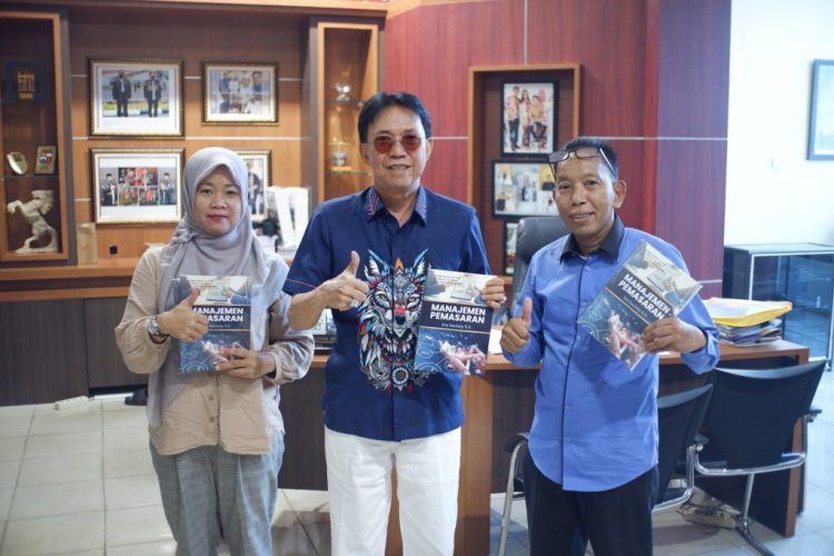 Buku Manajemen Pemasaran Era Society 5.0 Karya Dosen IIB Darmajaya Resmi Diluncurkan