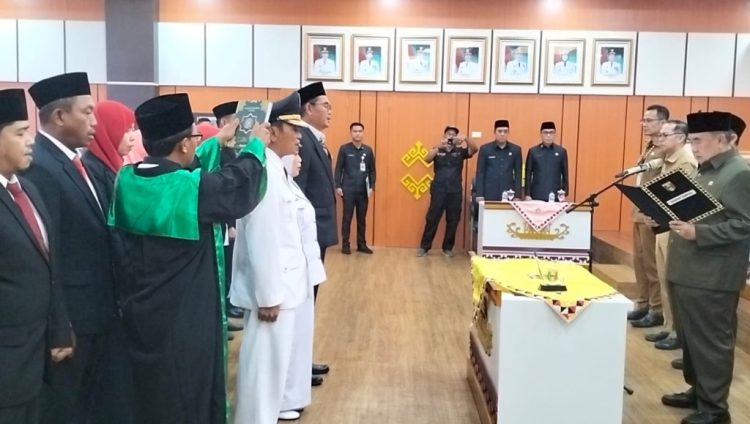 Saleh Asnawi Rotasi 12 Pejabat Pemkab Tanggamus, Camat dan Lurah Diminta Dekat dengan Masyarakat