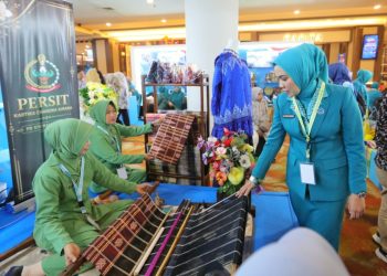 PKK Lampung Siap Dukung Program Nasional, Batin Wulan Hadiri HKG PKK ke-54 di Makassar