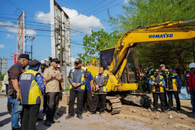 Gubernur Mirza Tinjau Perbaikan Jalan Gunung Sugih–Kota Gajah, Pastikan Kualitas Proyek Terjaga